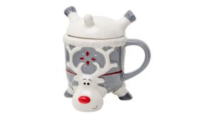 Salony Agata_Kubek świąteczny z pokrywką JELONEK 300 ml_26,90zł Mikołajkowe upominki z Salonów Agata – top 3 wybory na zimowe wieczory