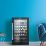 Ciesz się smakiem idealnie schłodzonego wina z chłodziarką Candy CWC 154 EEL/N